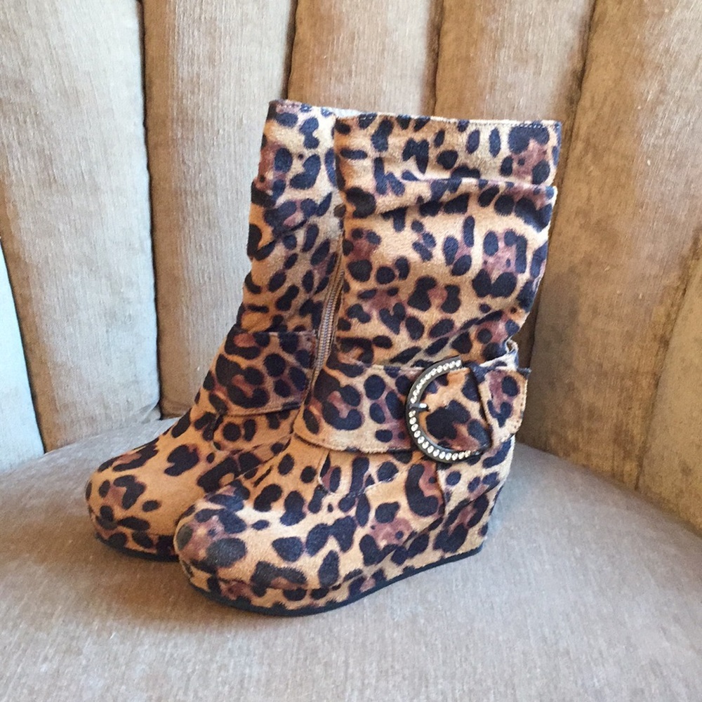 Little Girl’s Wedge Boots